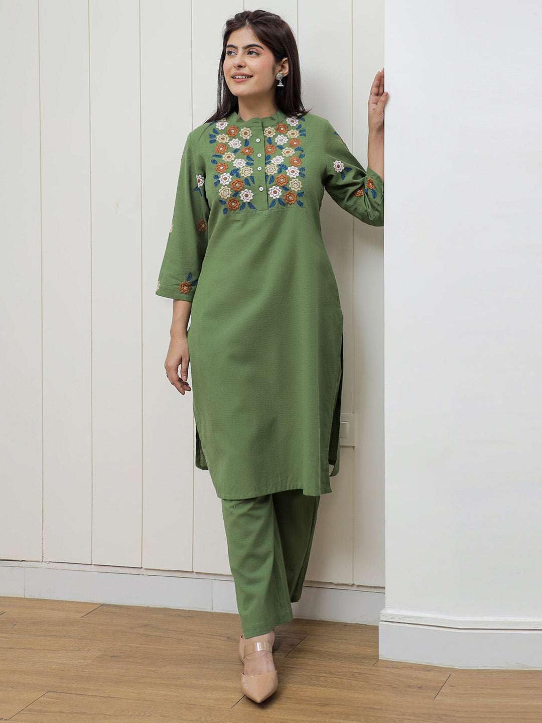 Women's Cotton floral Embroidery mandarin collar Straight Kurti With Pant