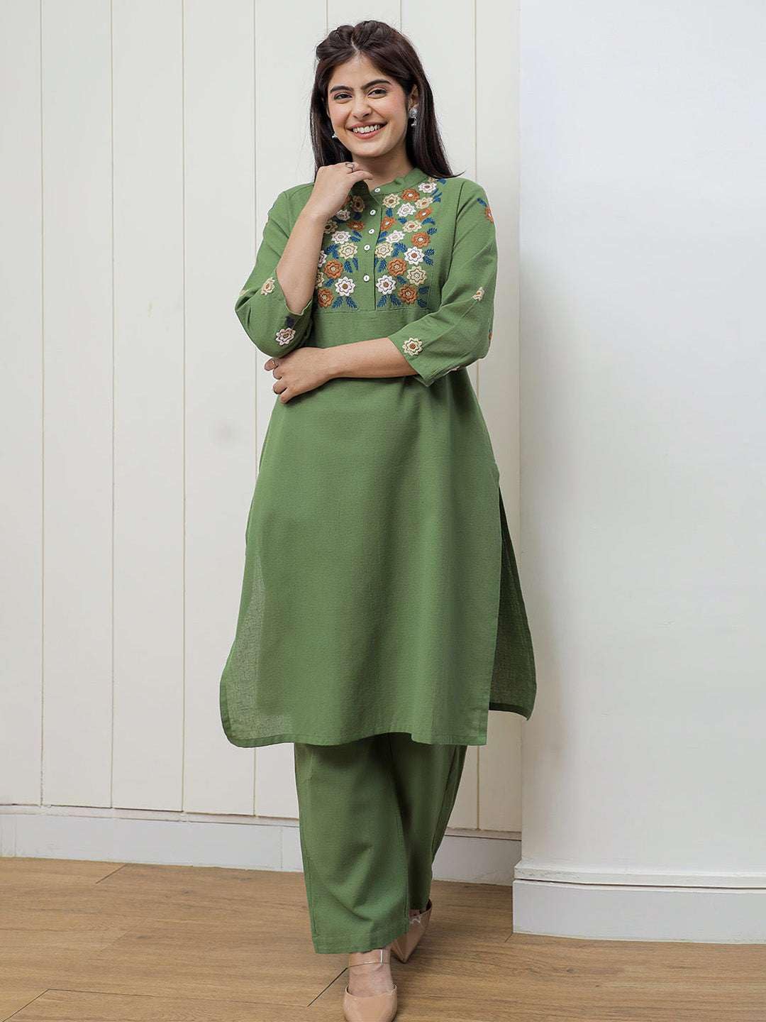 Women's Cotton floral Embroidery mandarin collar Straight Kurti With Pant