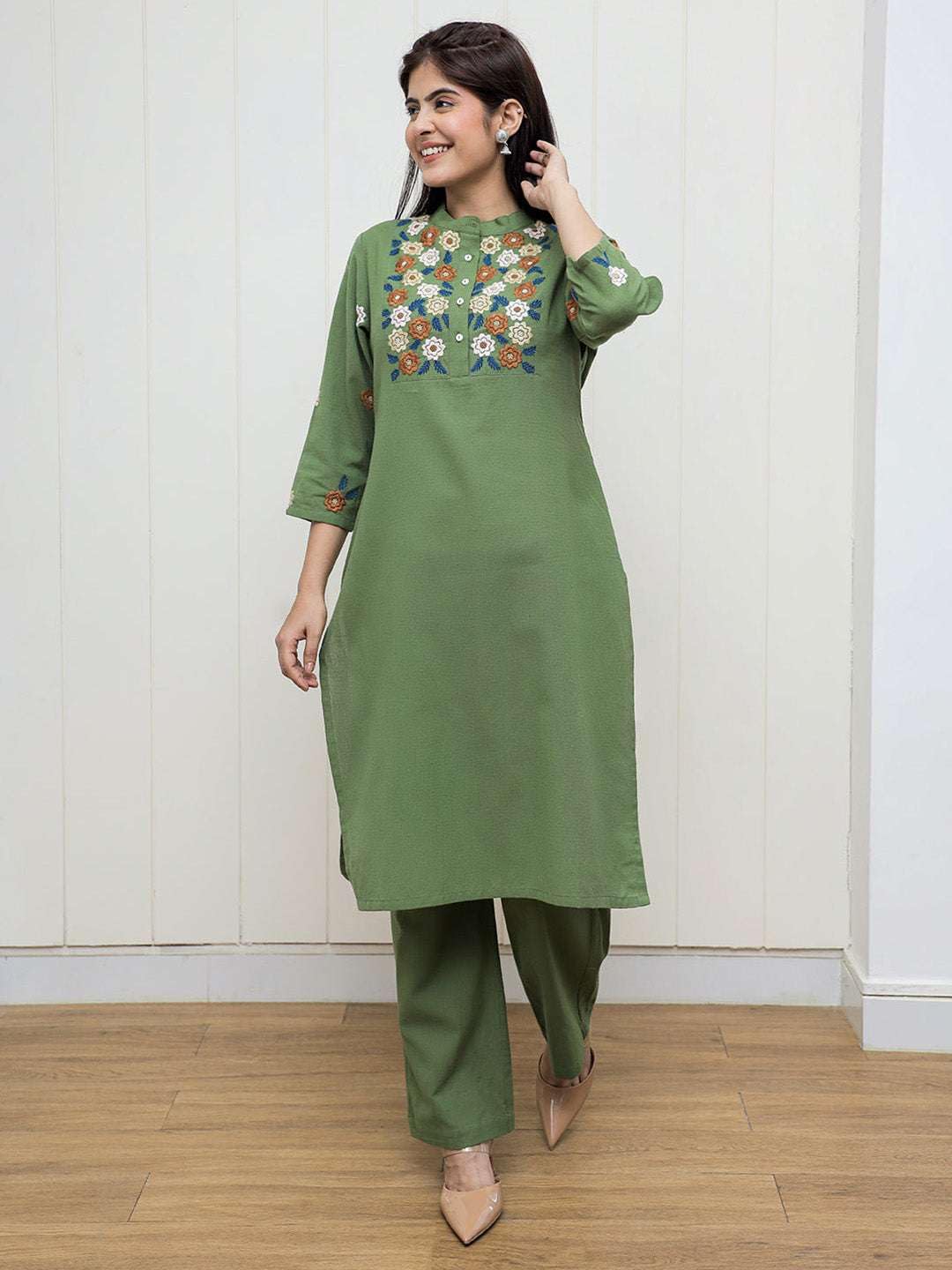 Women's Cotton floral Embroidery mandarin collar Straight Kurti With Pant