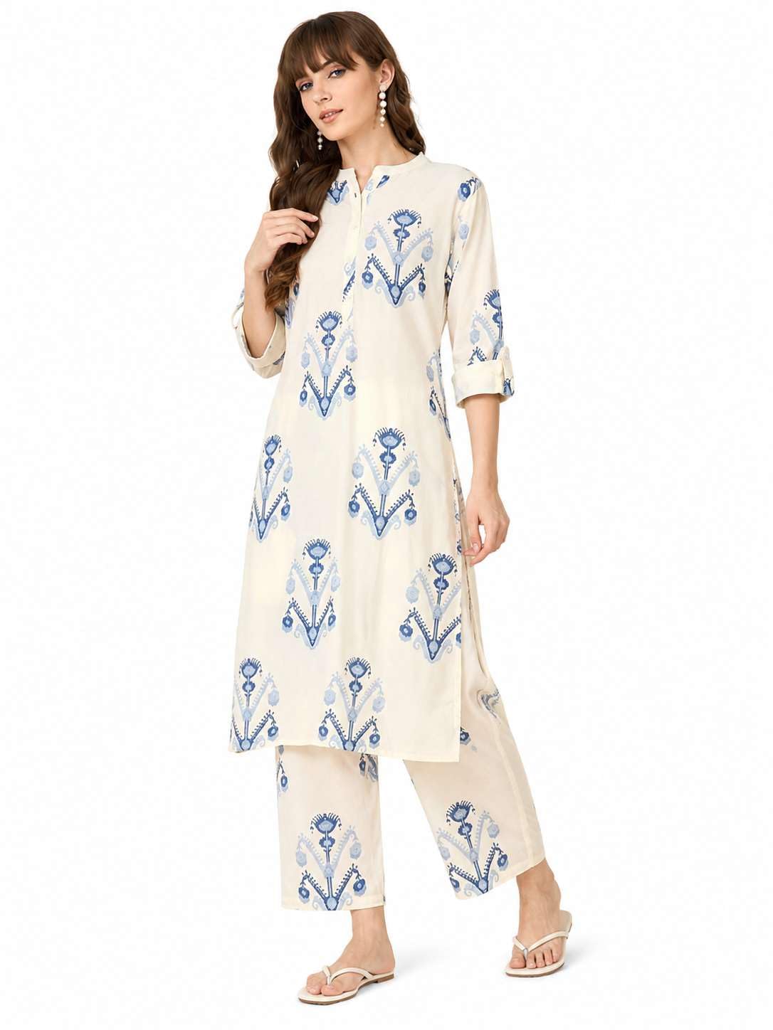 Women's Cotton  Printed flared kurti with V-neckline and side pockets paired with Matching PalAMzo Pant (Off White)