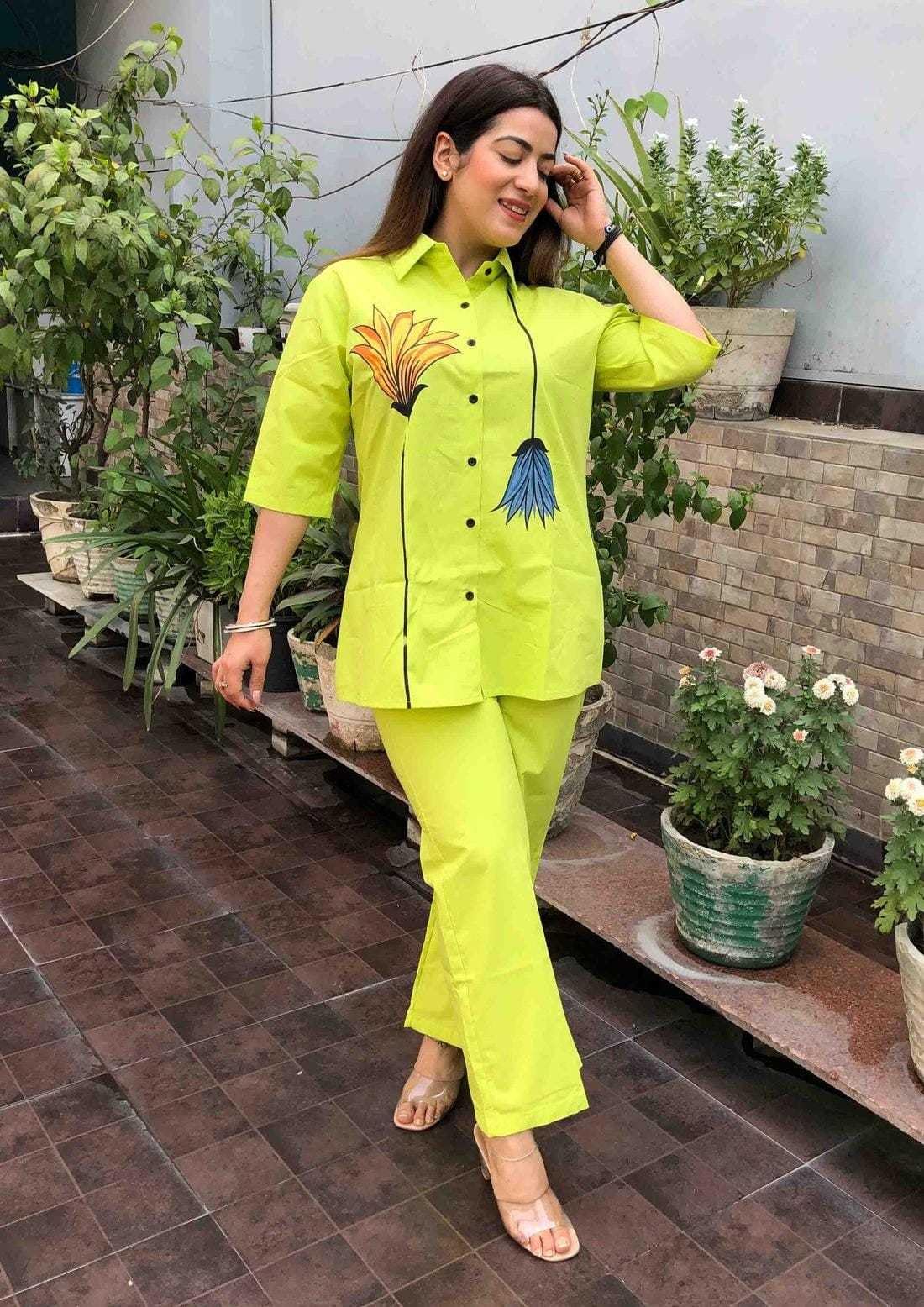 Women's Cotton Floral Printed Straight Short Shirt Kurti With Pant